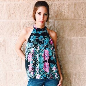 NEW! 🌺Floral Halter Top🌺